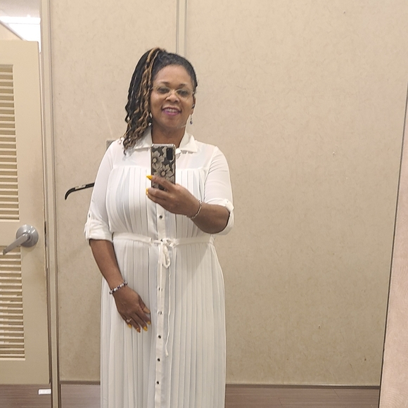 Meet your Posher, Hope - Picture 2 of 3